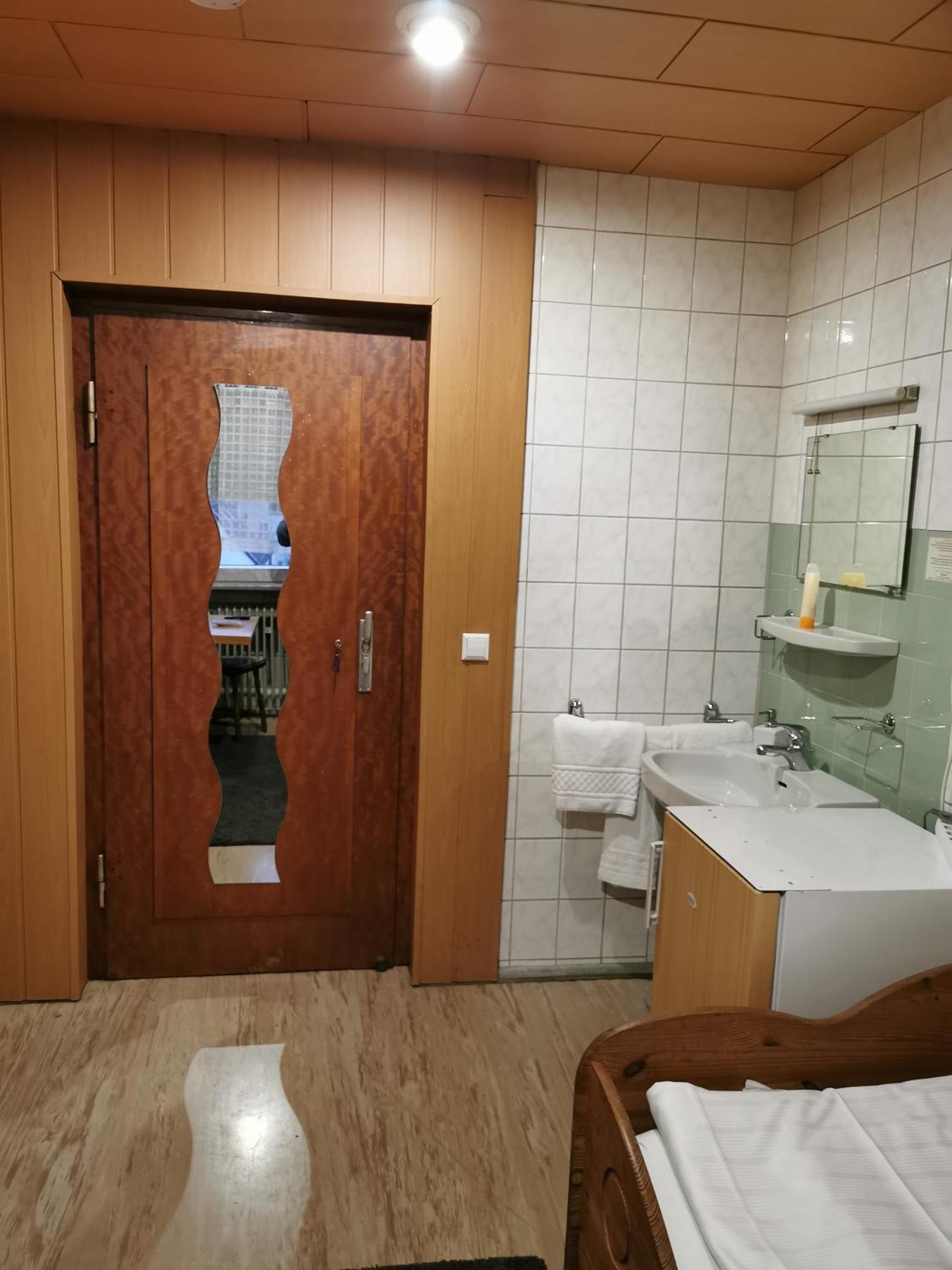 See Lord Hotel Кайзерслаутерн Стая снимка